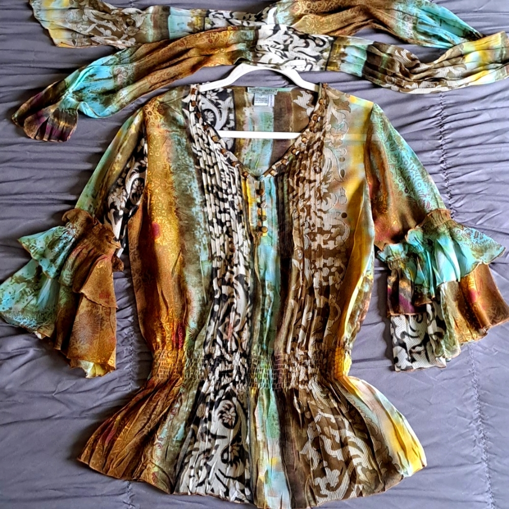 Alberto Makali blouse with scarf/belt.Size S. Used.